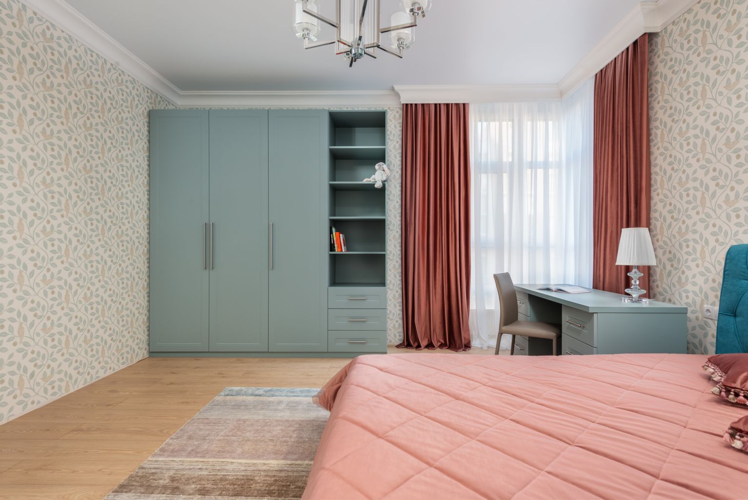 bed near almirah without mirror